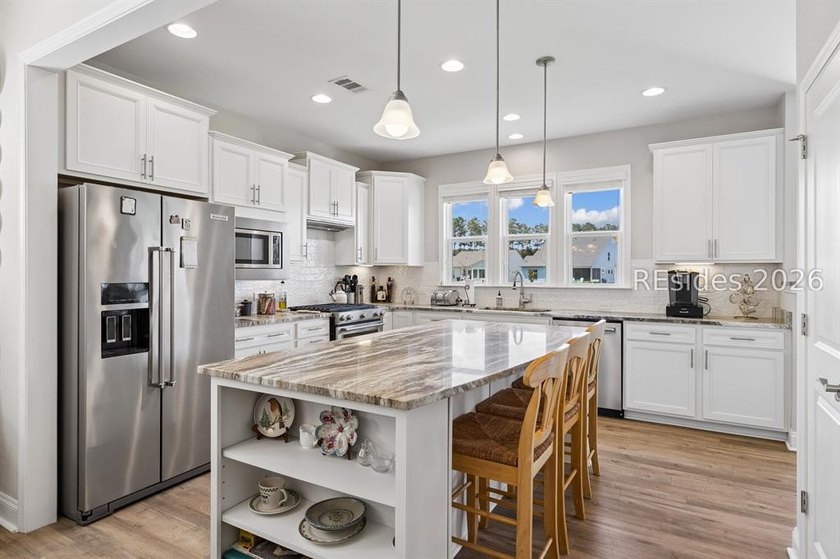 Wonderful Taft Street model on a lagoon with Walk up Attic! - photo 14