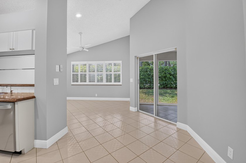 BEAUTIFUL CORNER VILLA WITH GARAGE AND PRIVATE GARDEN VIEWS - photo 20