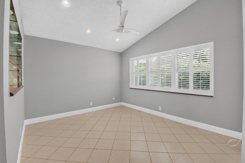 BEAUTIFUL CORNER VILLA WITH GARAGE AND PRIVATE GARDEN VIEWS - photo 25