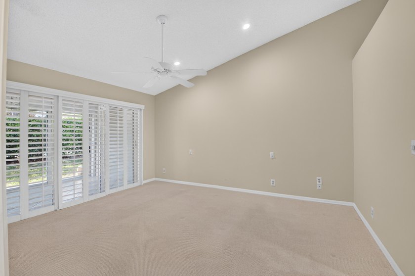 BEAUTIFUL CORNER VILLA WITH GARAGE AND PRIVATE GARDEN VIEWS - photo 33