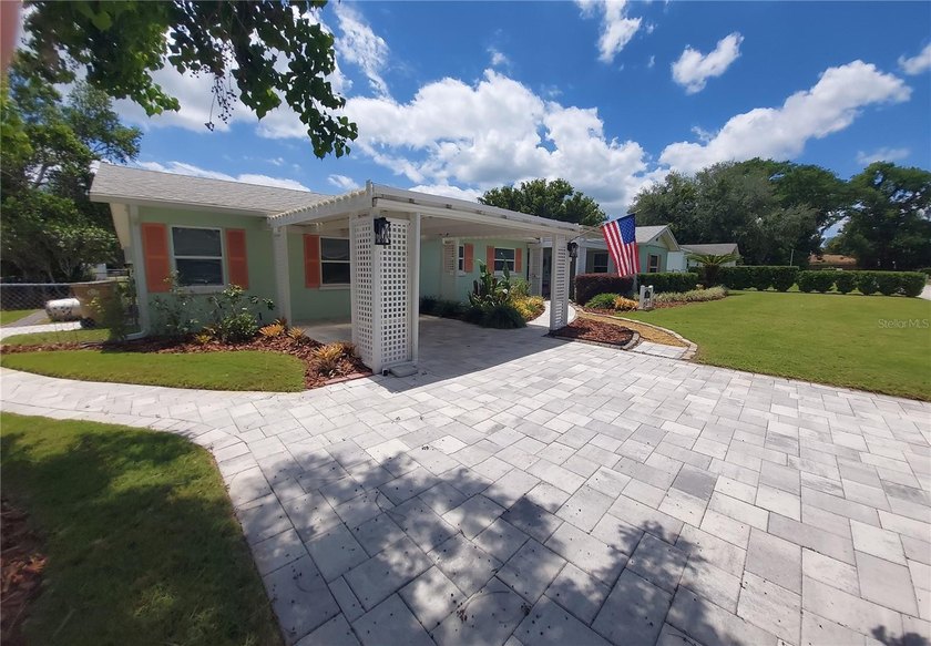 Under contract-accepting backup offers. Immaculately Renovated 4 - photo 4