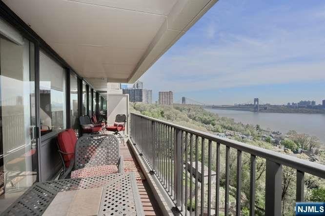 Step into the potential of your dream home with this spacious - photo 4