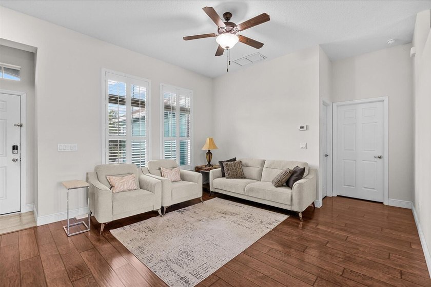 Welcome to this charming 3-bedroom, 2-bathroom home offering - photo 7