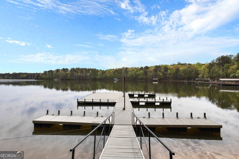Beautiful 4BR/4.5BA ranch with an optional 5th bedroom in the - photo 2