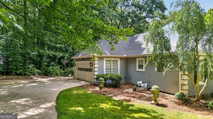 Beautiful 4BR/4.5BA ranch with an optional 5th bedroom in the - photo 5