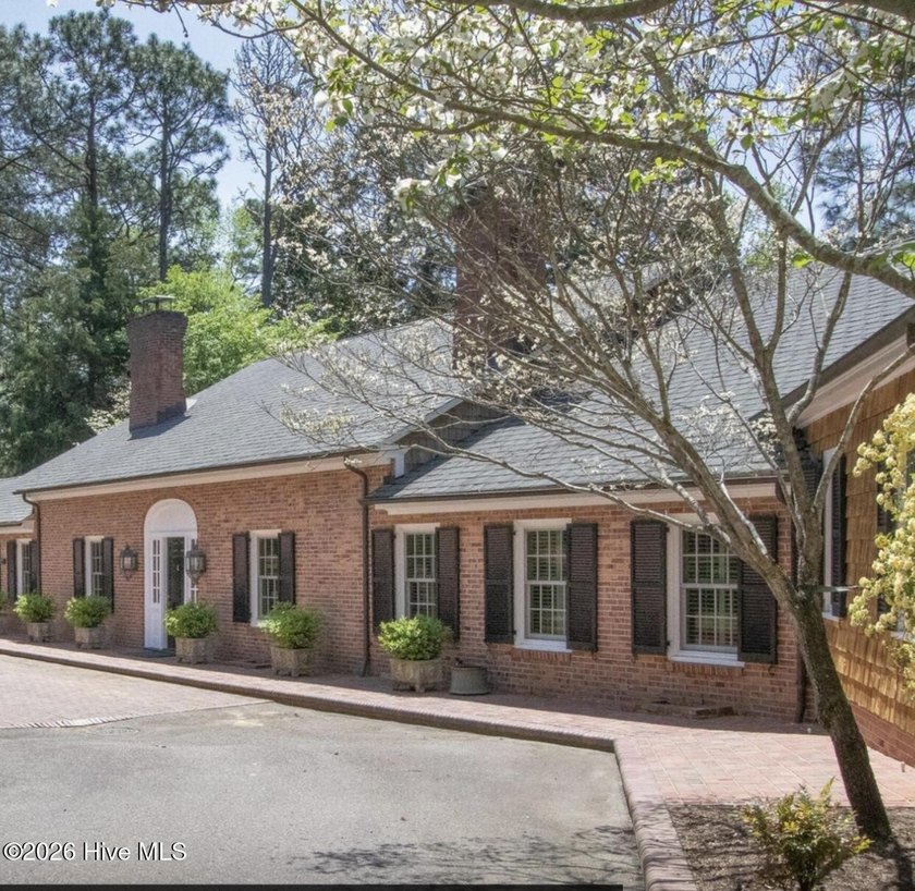 A True Hidden Gem!! Welcome to the breathtaking Parson's Estate - photo 18