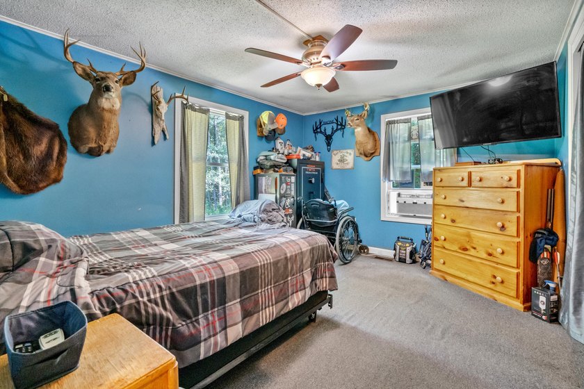 Enjoy affordable living in this 1991 single-wide mobile home - photo 22