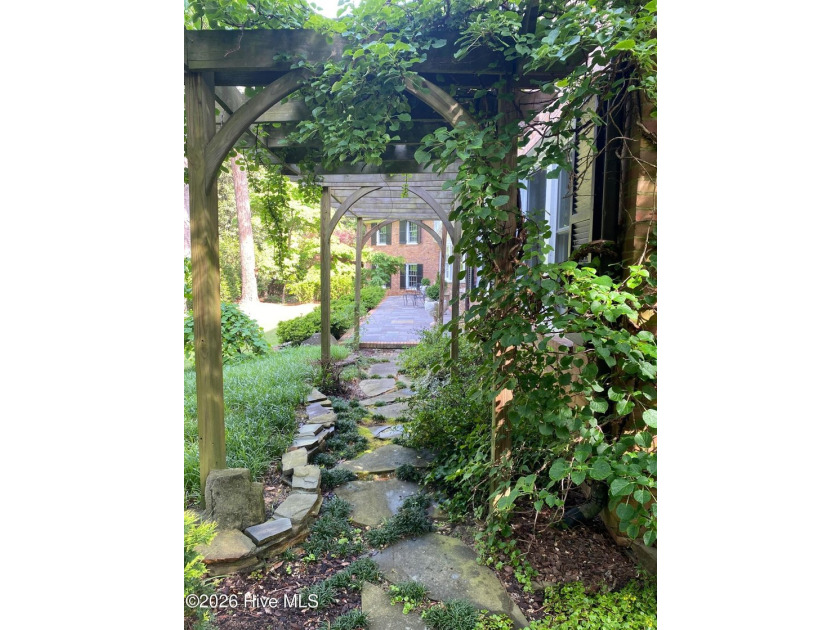 A True Hidden Gem!! Welcome to the breathtaking Parson's Estate - photo 24