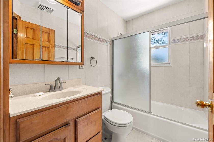 Spacious 4 bedroom, 2.5-bath split-level home offering plenty of - photo 8