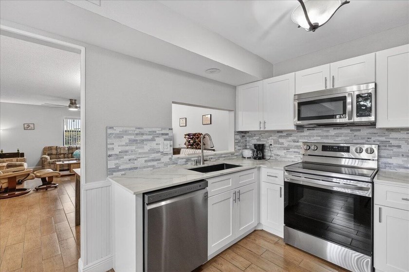 Beautifully updated 2BR/2BA first-floor condo in the 55+ - photo 10