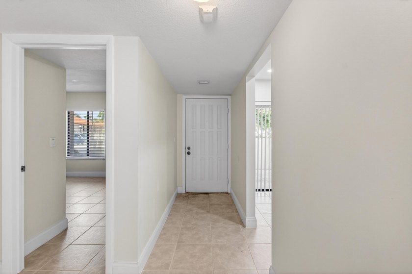 Discover the perfect East Boca lifestyle in this beautifully - photo 14