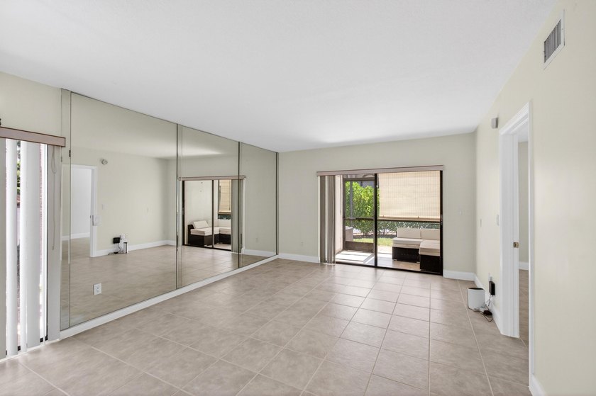 Discover the perfect East Boca lifestyle in this beautifully - photo 18