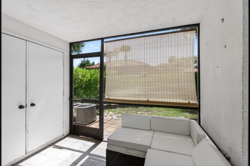 Discover the perfect East Boca lifestyle in this beautifully - photo 22