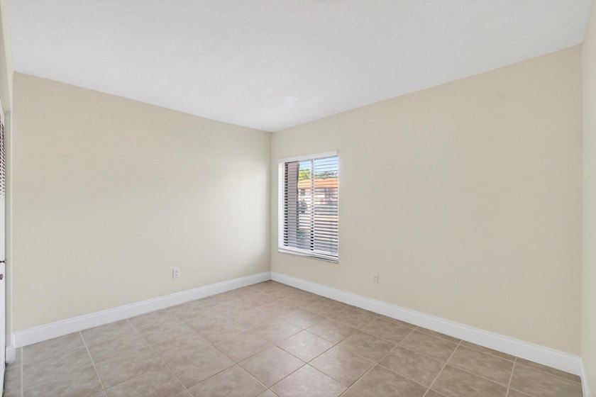 Discover the perfect East Boca lifestyle in this beautifully - photo 45