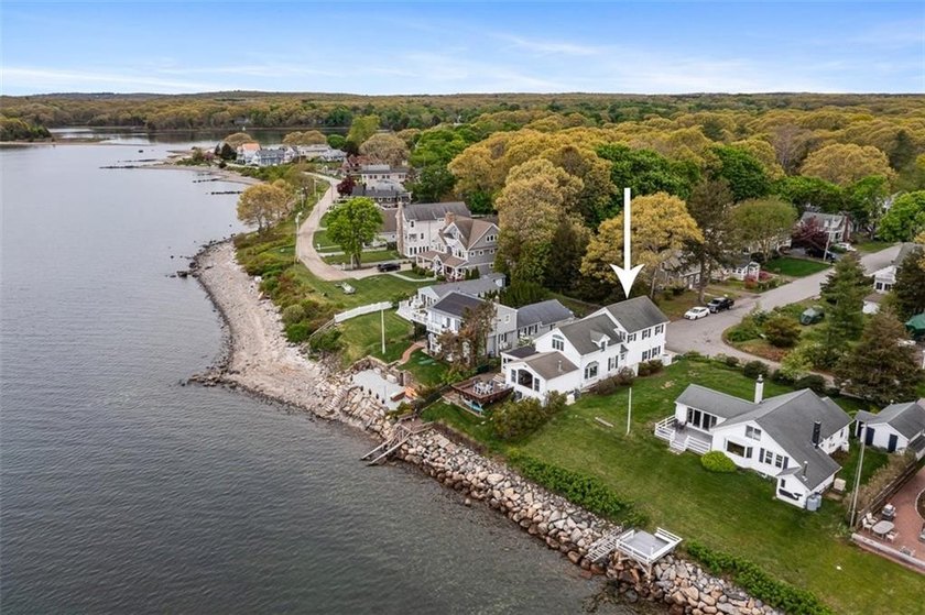 Welcome to your waterfront retreat on stunning Narragansett Bay - photo 2