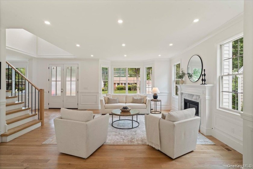 Exceptional New Construction, thoughtfully designed and - photo 4