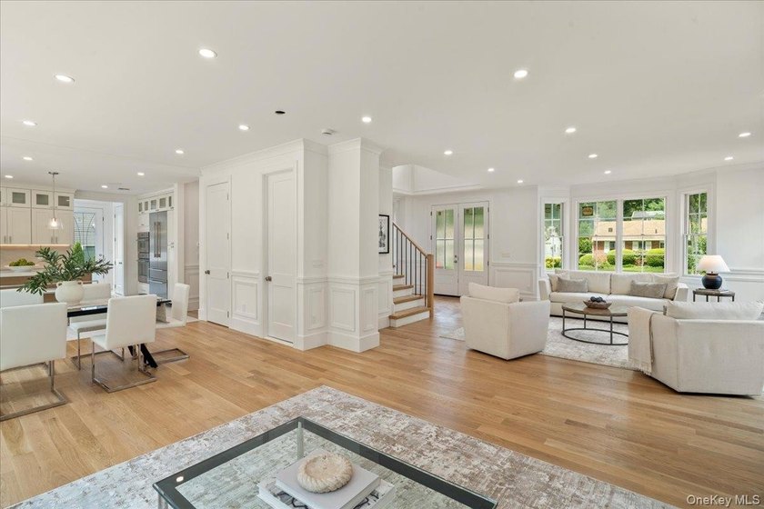Exceptional New Construction, thoughtfully designed and - photo 8
