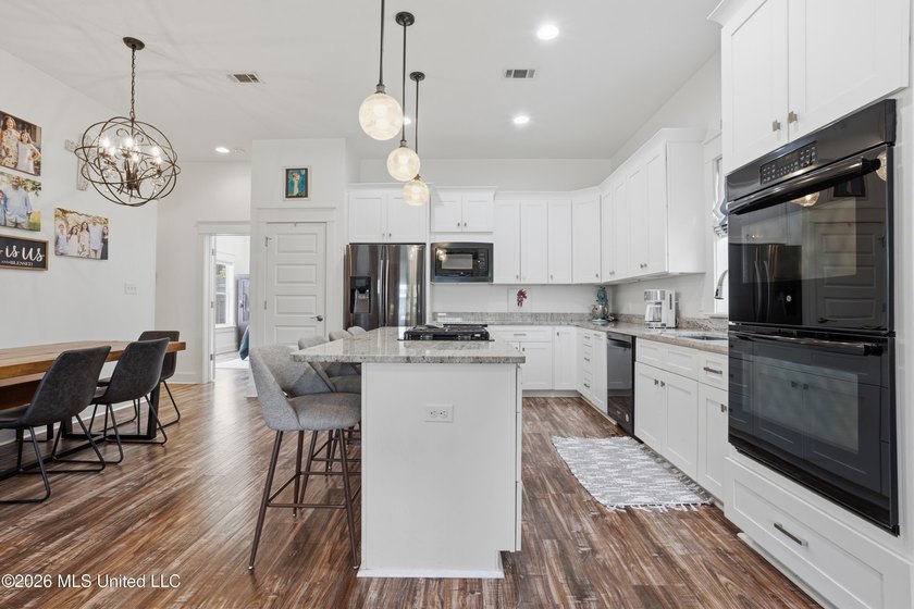 Welcome to Front Beach Cottages, one of Ocean Springs' most - photo 16