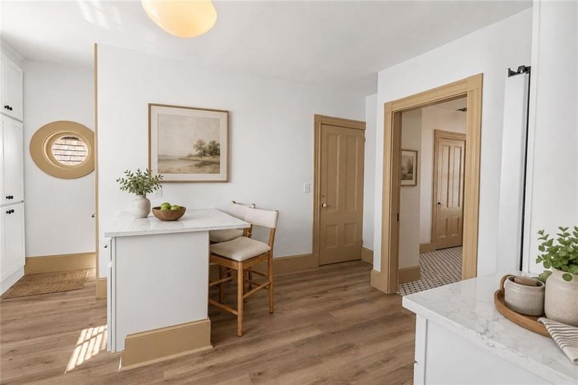 Location is everything in Newport and this unit puts you right - photo 6