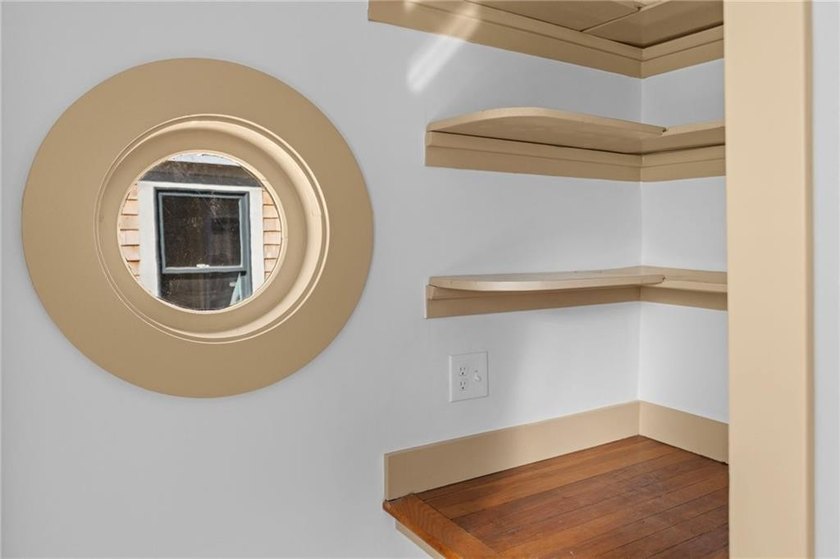 Location is everything in Newport and this unit puts you right - photo 9