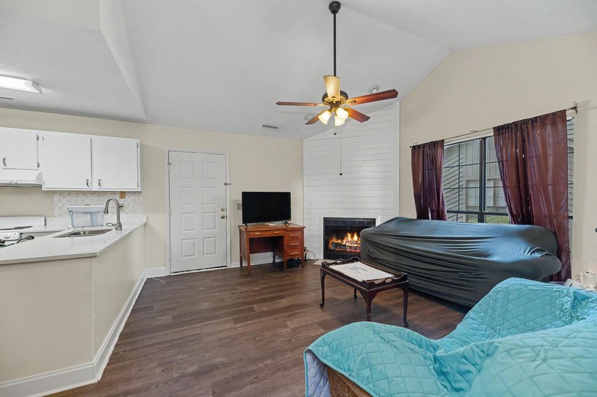 ***Lease Option Available***This charming home offers a cozy yet - photo 4