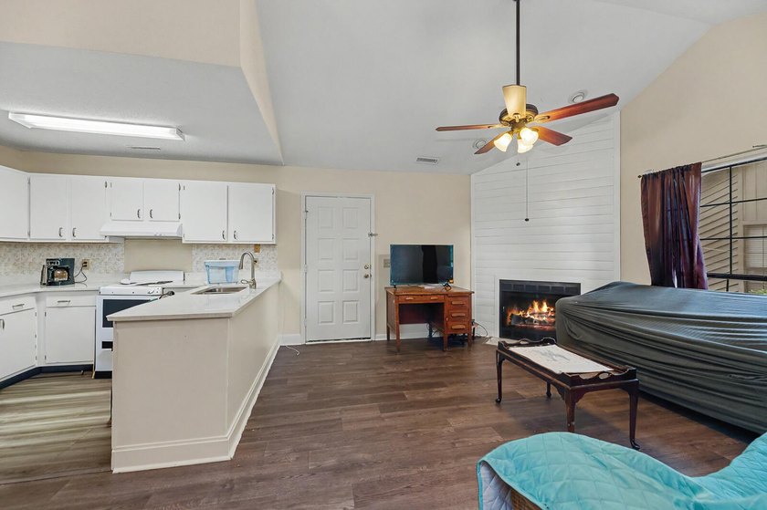 ***Lease Option Available***This charming home offers a cozy yet - photo 5