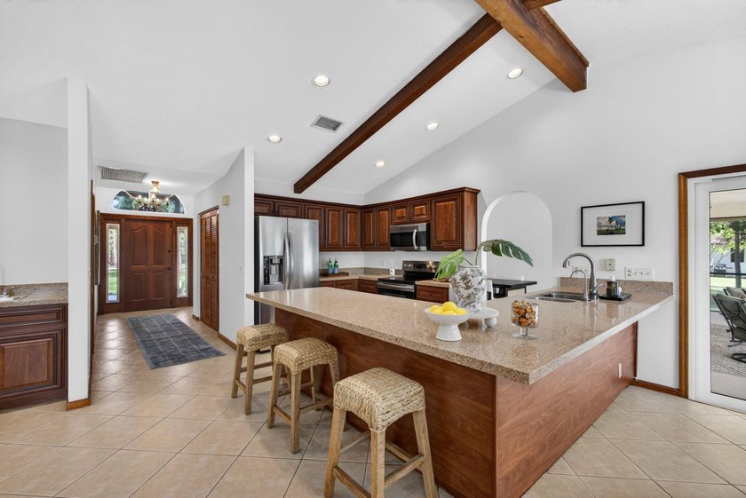 Welcome to your own private tropical retreat in the heart of - photo 12