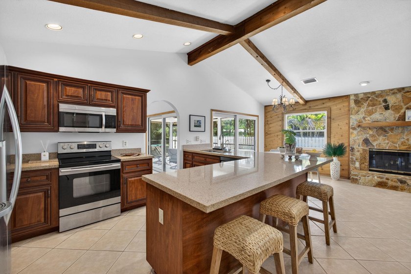 Welcome to your own private tropical retreat in the heart of - photo 16