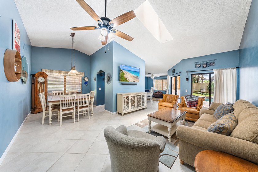 Welcome to Woodland Estates! This charming single-family CBS - photo 11