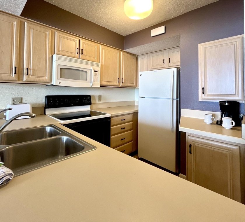 Oceanfront living on sought-after Shore Drive! This fully - photo 5