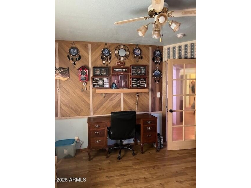 HUGE PRICE REDUCTION! Perched on the hill, this adorable &amp; - photo 35