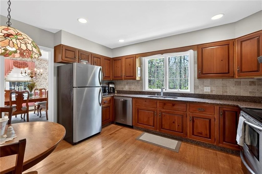Rare Find! This beautiful 3br/2ba Colonial on Pine Hill Rd, a - photo 9