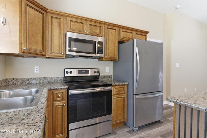 ** Seller willing to contribute toward buyer closing - photo 12