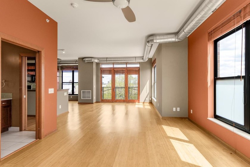 Rare opportunity to own a premium top-floor corner unit in Eat - photo 18