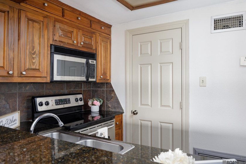 Experience downtown living at its finest with this exceptional 2 - photo 8