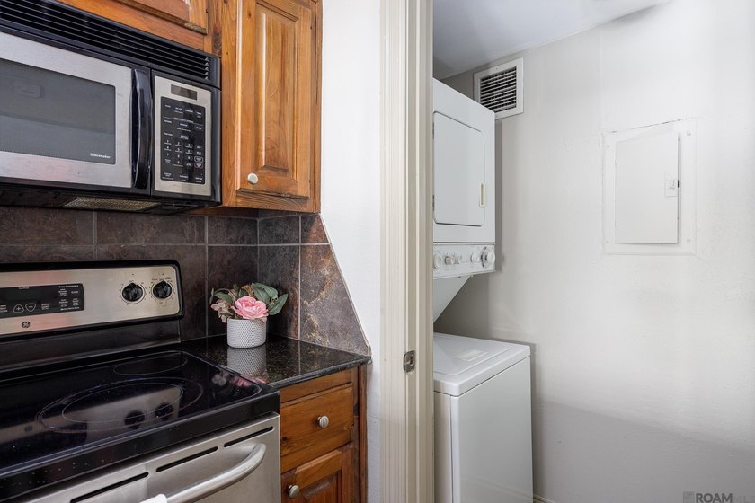 Experience downtown living at its finest with this exceptional 2 - photo 10