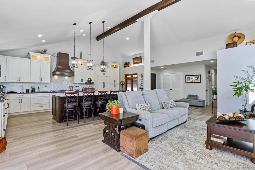 Want Views? Love Golf Views? Beautiful Senior Living, perfect - photo 7