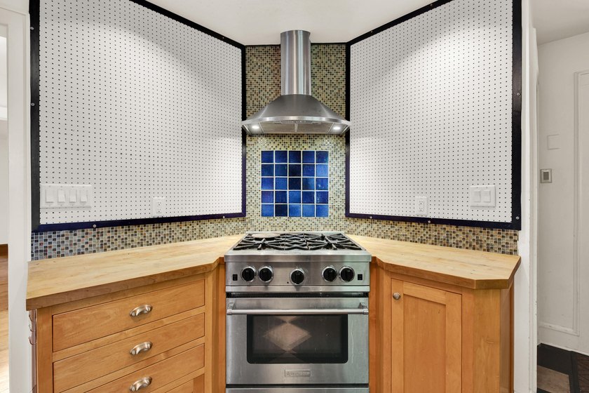 Welcome home to a beautiful 4 bedroom Eastside home. This home - photo 13