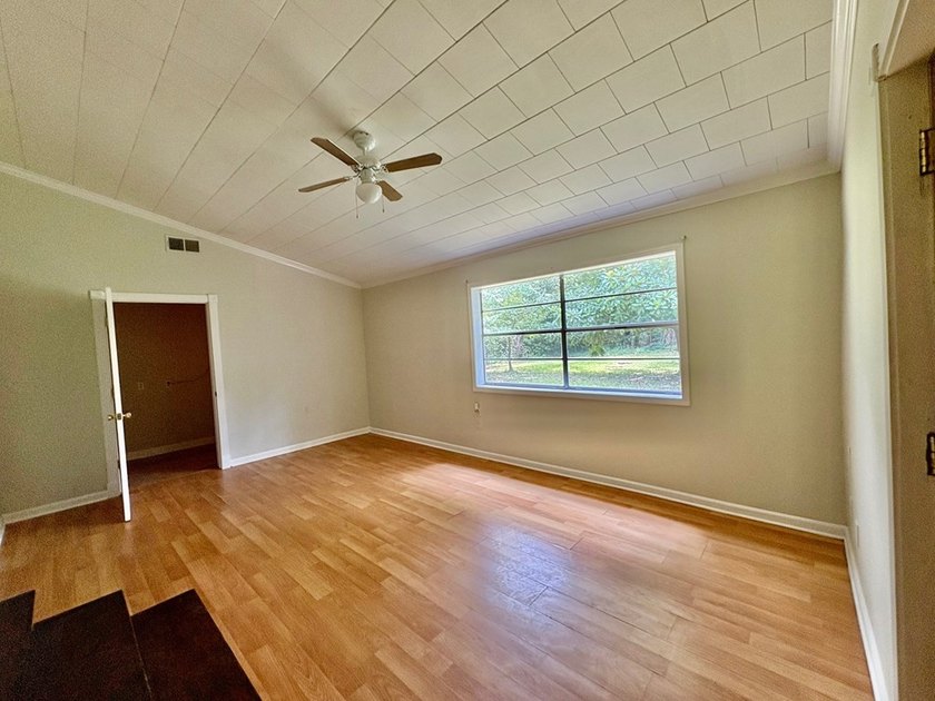 Charming and affordable 3-bedroom, 1-bath brick home! Features - photo 15