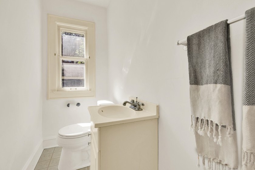 Welcome home to a beautiful 4 bedroom Eastside home. This home - photo 16
