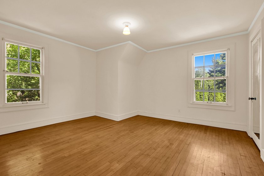 Welcome home to a beautiful 4 bedroom Eastside home. This home - photo 19