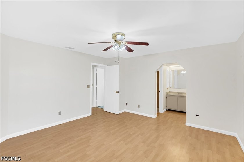 Welcome to Baruna Bay in desirable Southwest Cape Coral. This - photo 27