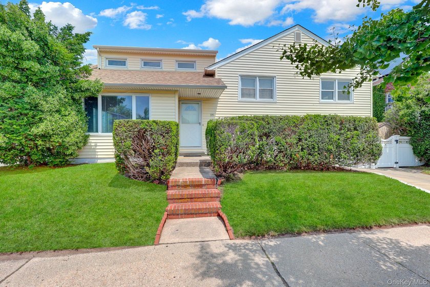 Here you will find all that you have been looking for in an home - photo 3