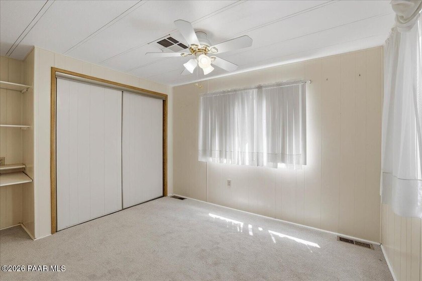 Location, location, location! Wonderful split floorplan, 2 bed 2 - photo 12