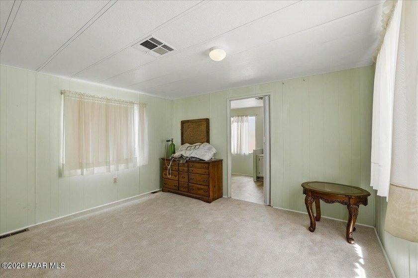 Location, location, location! Wonderful split floorplan, 2 bed 2 - photo 14
