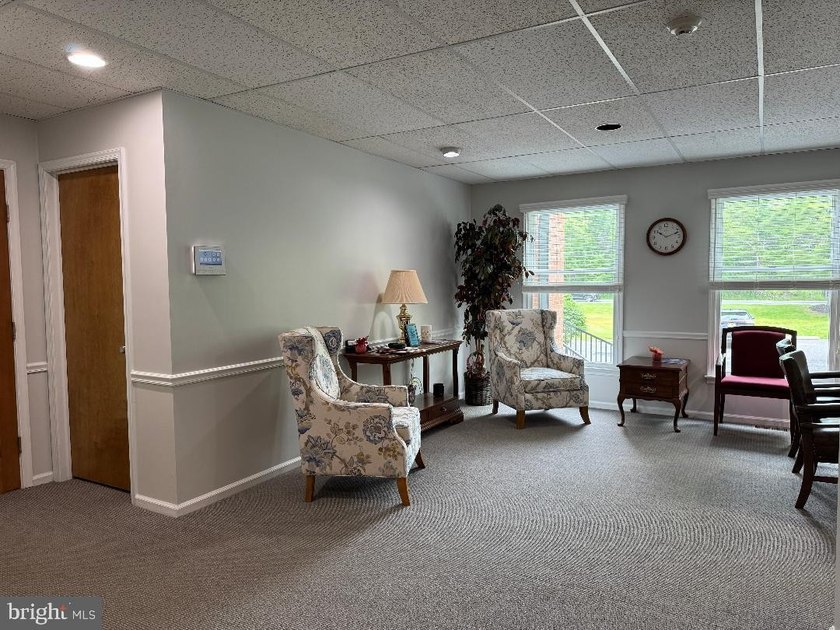 Offer has been accepted; no more showings. A rare opportunity to - photo 17
