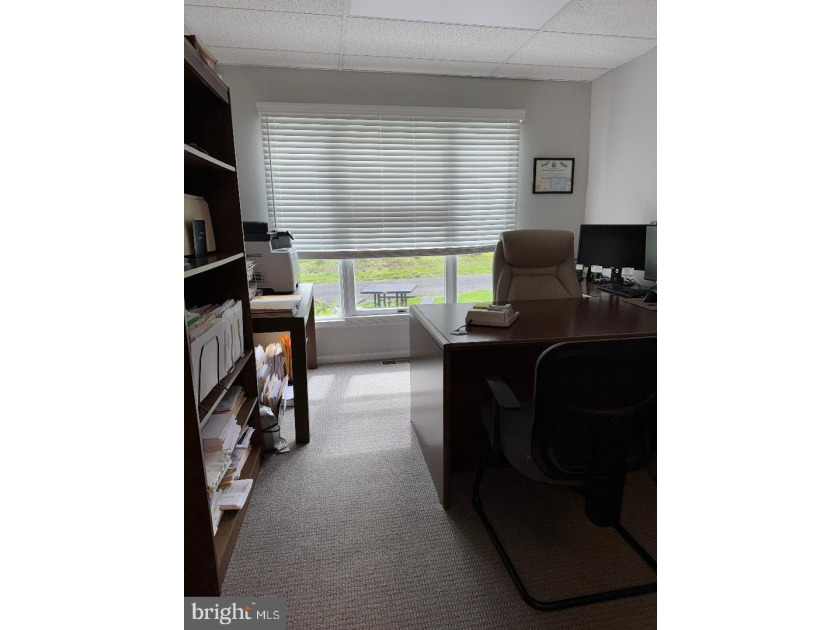 Offer has been accepted; no more showings. A rare opportunity to - photo 18
