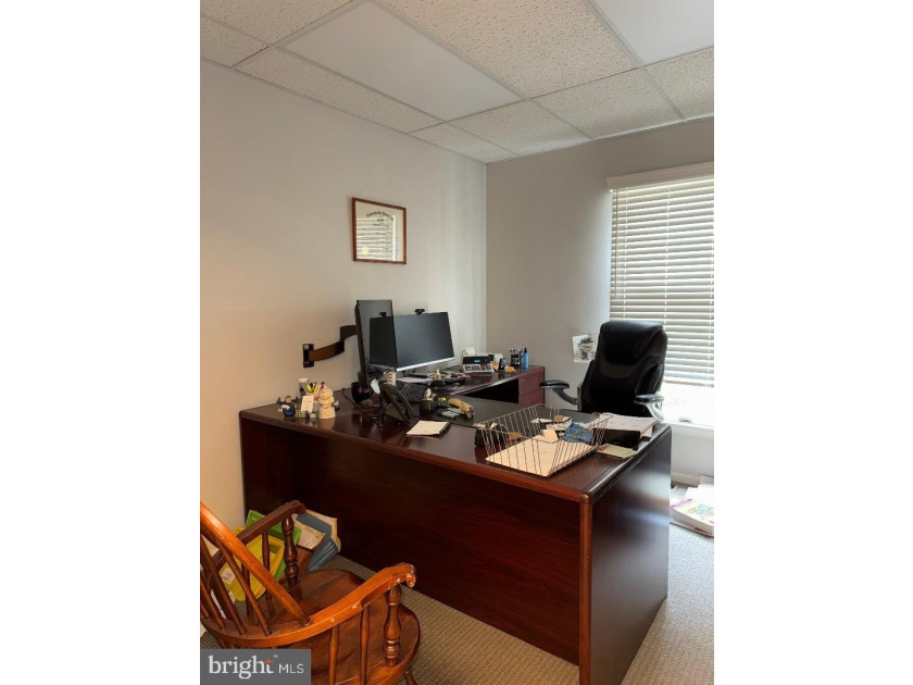 Offer has been accepted; no more showings. A rare opportunity to - photo 23