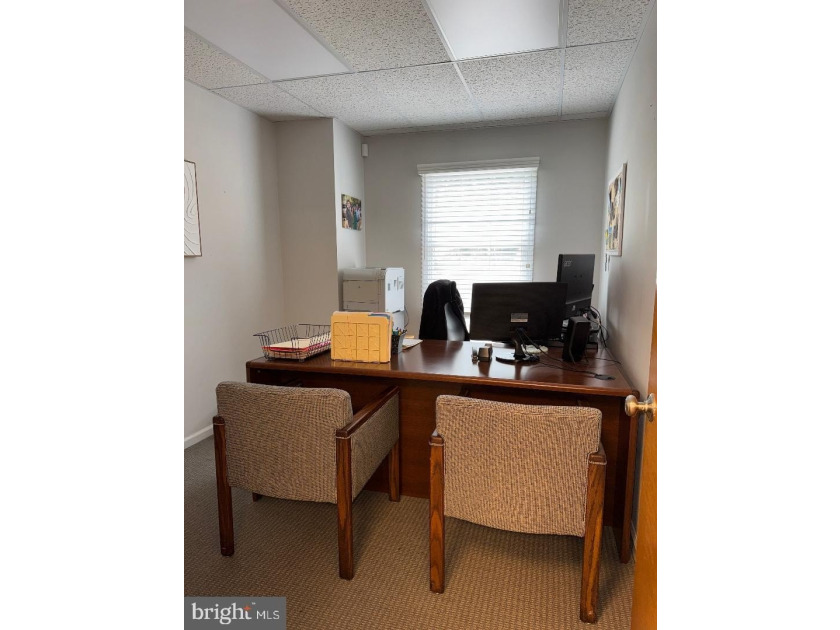 Offer has been accepted; no more showings. A rare opportunity to - photo 24
