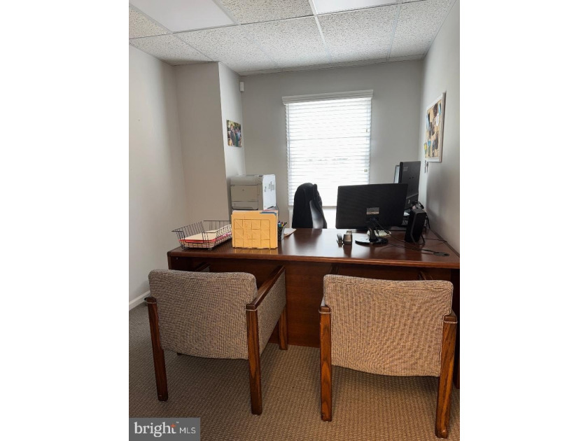 Offer has been accepted; no more showings. A rare opportunity to - photo 37